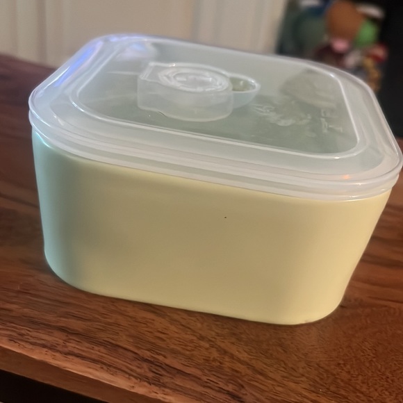 Rae Dunn ceramic bowl with lid - Picture 4 of 7